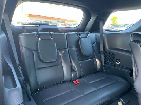 Used 2025 Ford Explorer ST-Line AWD/4WD image 24