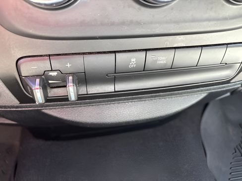 Used 2018 RAM 1500 Express RWD image 27