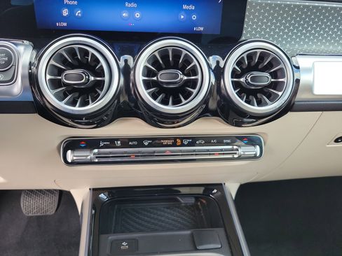 Used 2025 Mercedes-Benz GLB 250 image 24