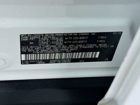 Certified 2025 Toyota RAV4 XLE FWD image 32