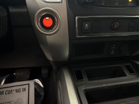 Used 2017 Nissan Titan SV RWD image 35
