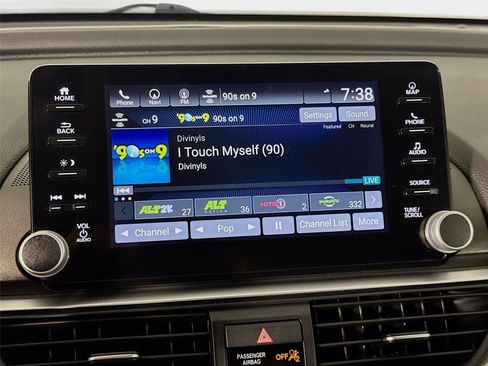 Used 2022 Honda Accord Touring image 15
