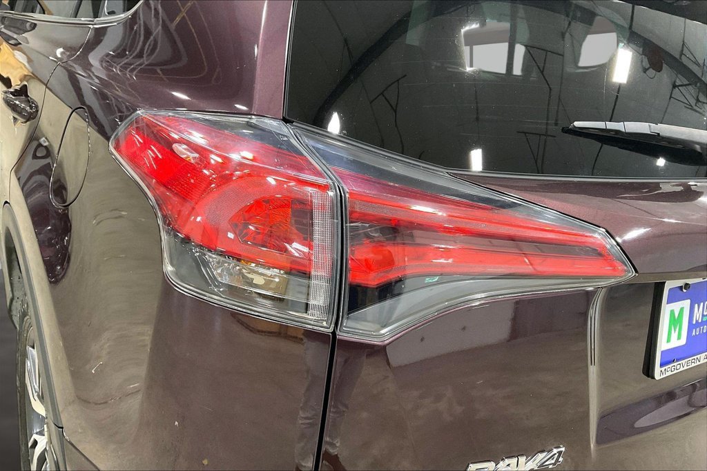 Used 2018 Toyota RAV4 XLE w/ Plus Extra Value Package AWD/4WD image 23