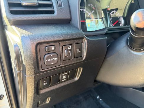 Used 2020 Toyota 4Runner TRD Off-Road AWD/4WD image 19