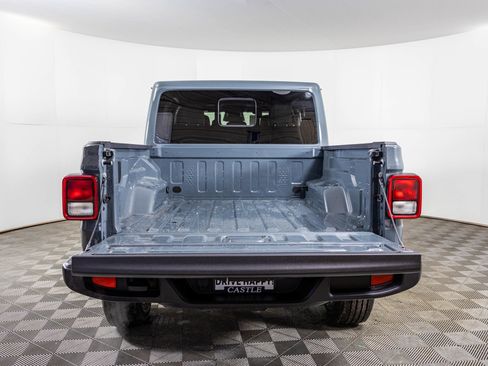 New 2026 Jeep Gladiator Sport AWD/4WD image 38
