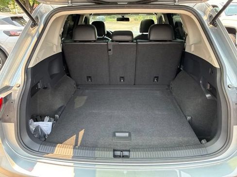 Used 2021 Volkswagen Tiguan SE AWD/4WD image 8