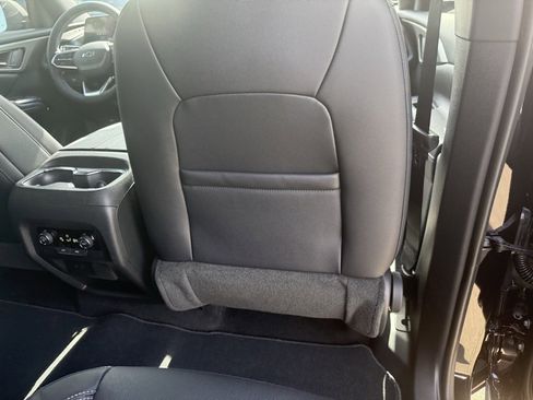 New 2026 Chevrolet Traverse LT image 36