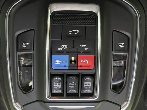 Used 2024 Jeep Wagoneer Launch Edition image 26