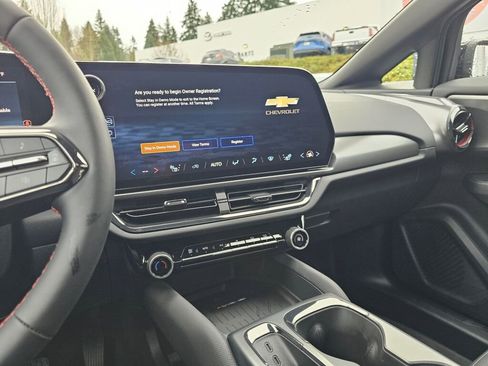 New 2026 Chevrolet Equinox EV RS image 17