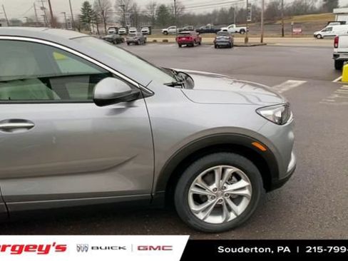 Used 2023 Buick Encore GX Preferred w/ Cold Weather Comfort Package FWD image 11