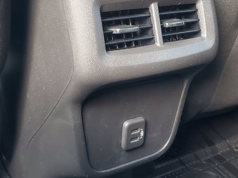 Used 2022 Chevrolet Equinox LT FWD image 26