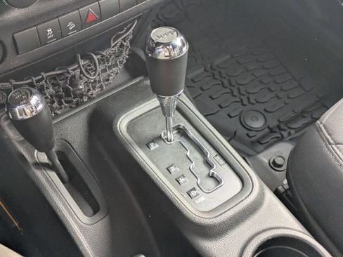 Used 2018 Jeep Wrangler Unlimited Sport S image 17