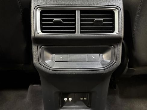 Used 2024 Volkswagen Atlas Cross Sport SEL Premium R-Line image 34