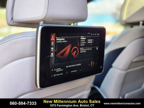 Used 2020 BMW X7 M50i w/ Executive Package image 17