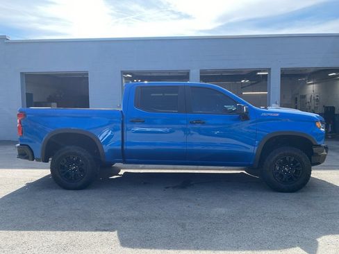 Used 2023 Chevrolet Silverado 1500 ZR2 w/ Technology Package image 2