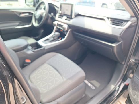 Used 2025 Toyota RAV4 XLE w/ Convenience Package FWD image 33