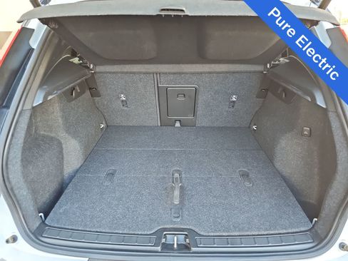 Used 2022 Volvo XC40 P8 Recharge Plus AWD/4WD image 23