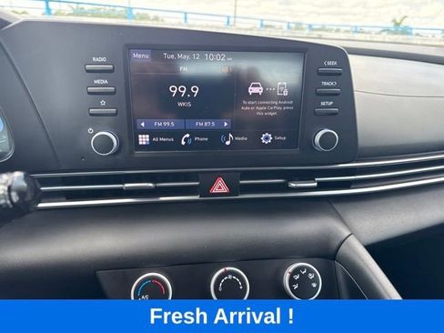 Used 2024 Hyundai Elantra SE FWD image 6