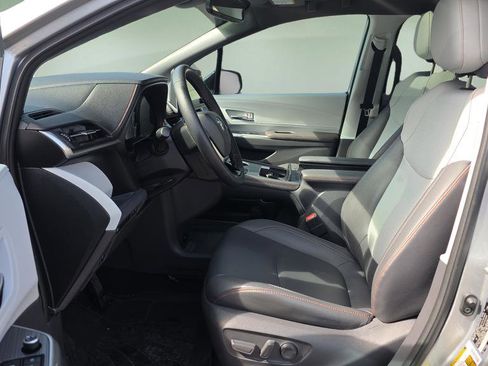 Used 2021 Toyota Sienna XSE image 11