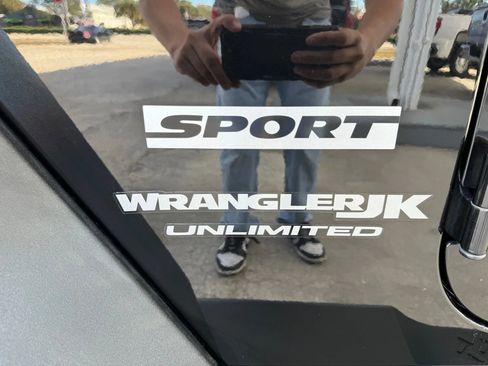 Used 2018 Jeep Wrangler Unlimited Sport S image 9