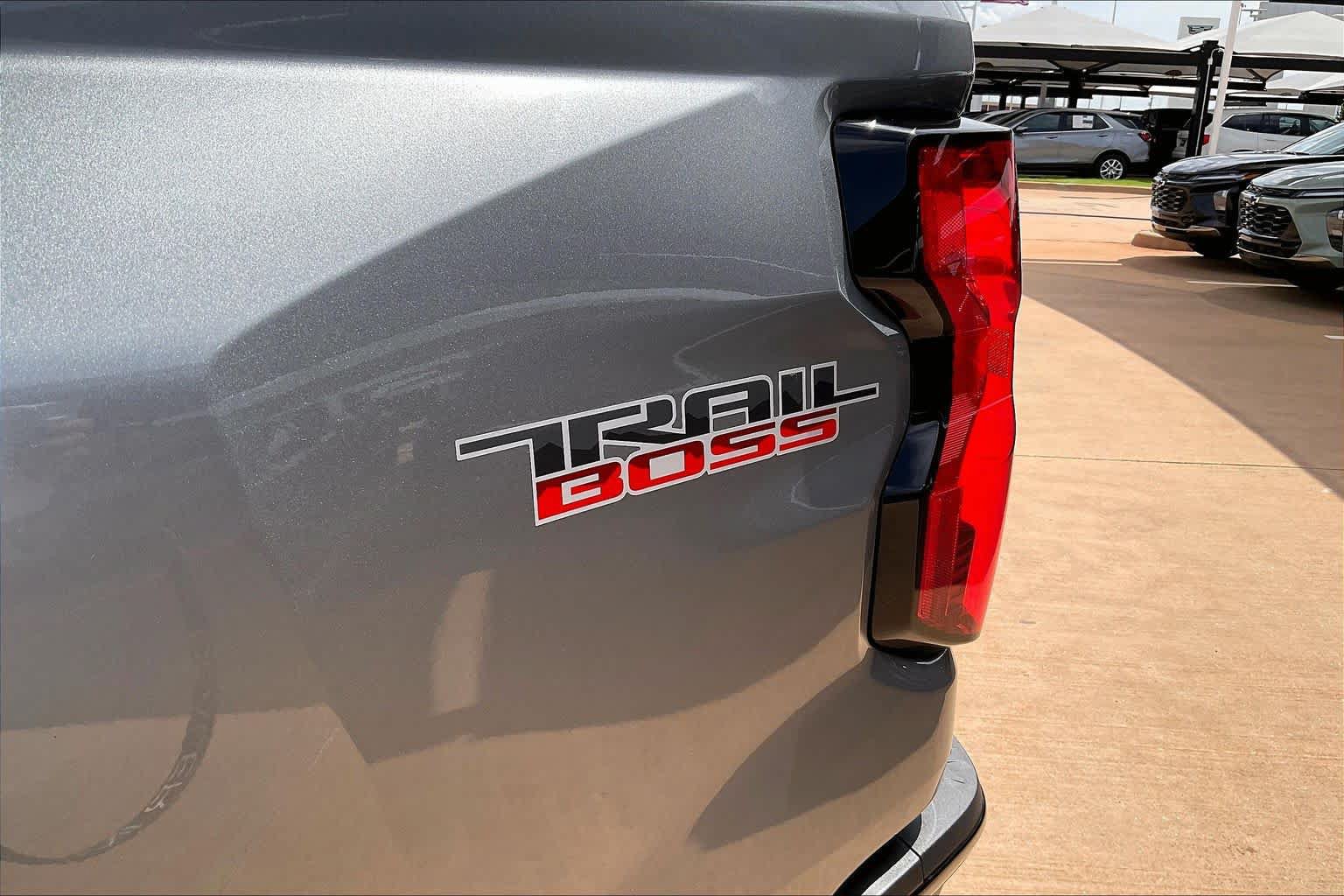 Used 2024 Chevrolet Colorado Trail Boss w/ Advanced Trailering Package AWD/4WD image 11