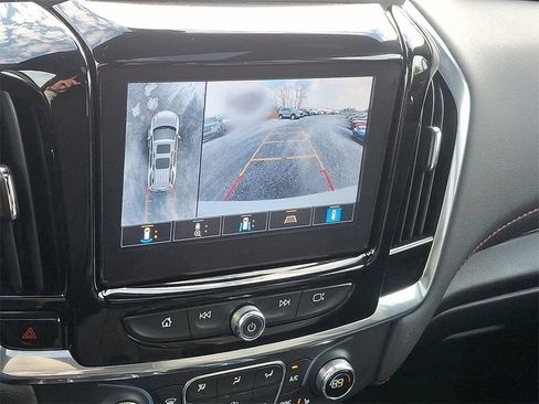 Used 2023 Chevrolet Traverse RS image 4