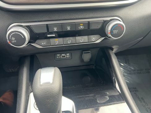 Used 2024 Nissan Altima 2.5 SV image 40