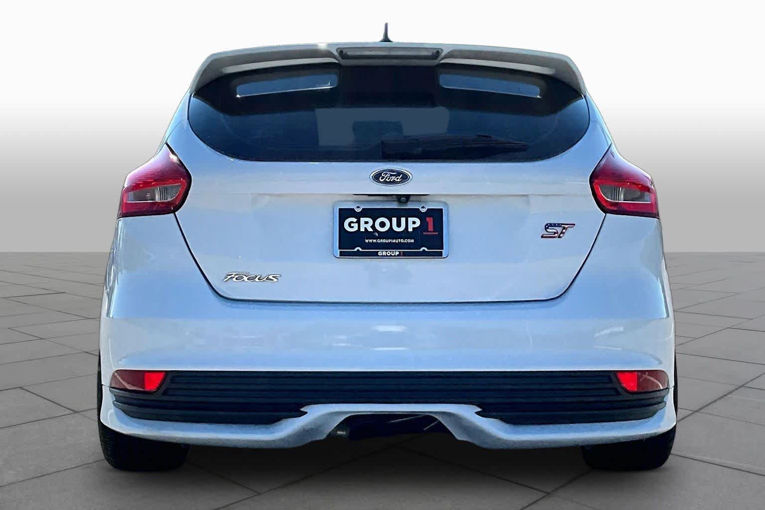 Used 2017 Ford Focus ST w/ Equipment Group 401A FWD image 5