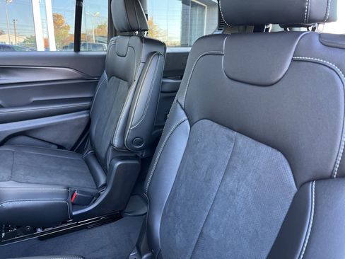 New 2025 Jeep Grand Cherokee L Altitude image 41