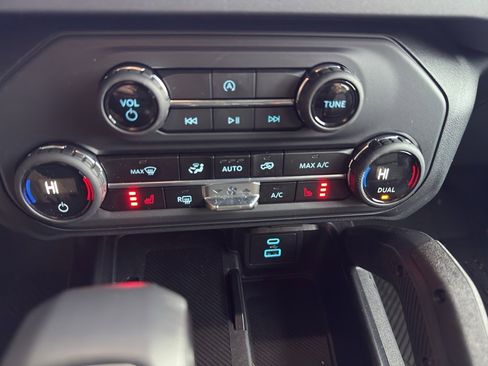 New 2025 Ford Bronco Big Bend w/ Black Diamond Package image 27