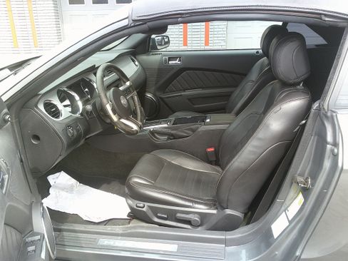 Used 2014 Ford Mustang Premium RWD image 14