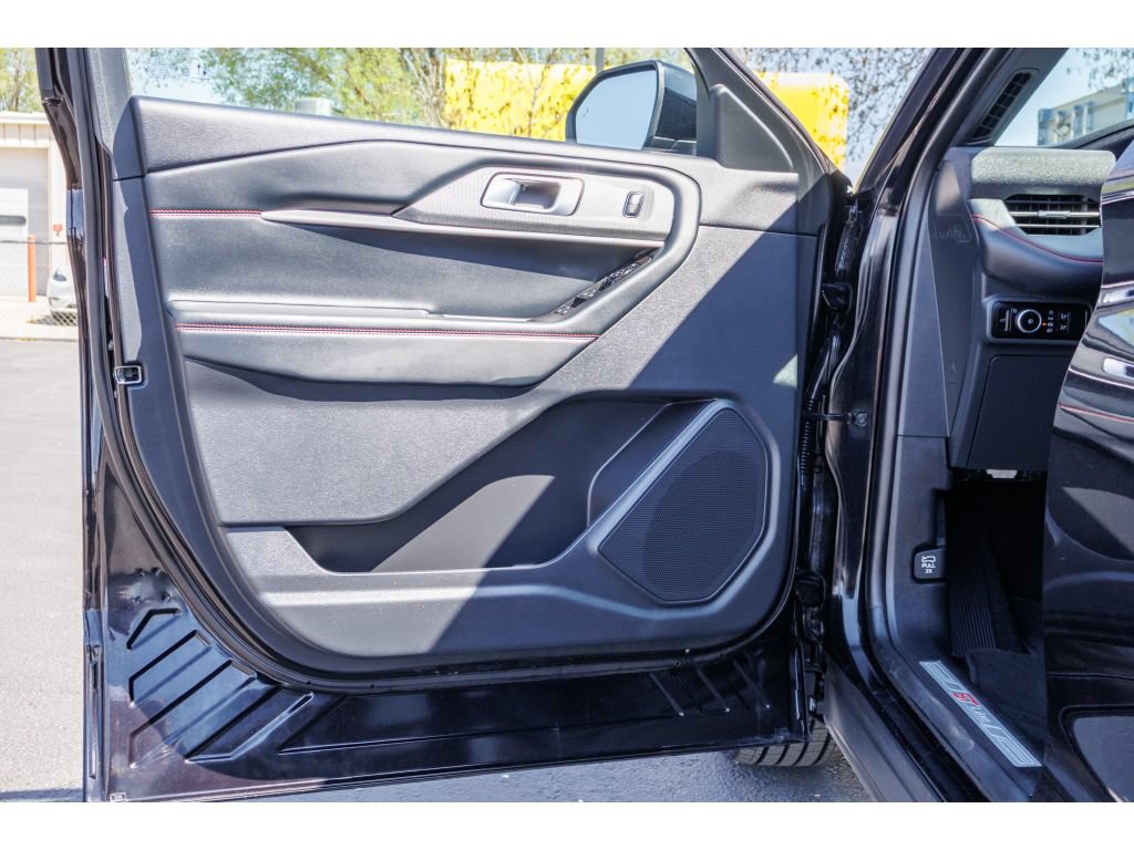 Used 2025 Ford Explorer ST-Line AWD/4WD image 20