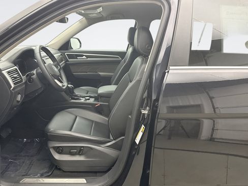 Used 2023 Volkswagen Atlas SE image 11