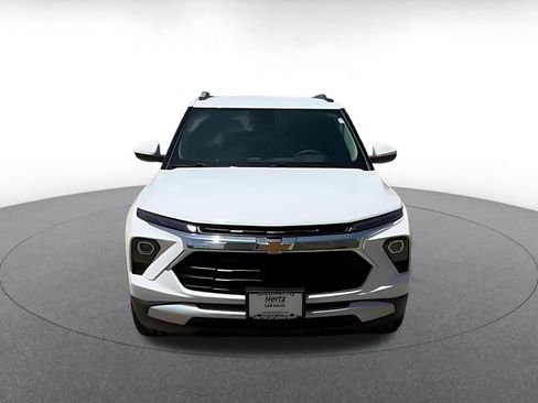 Used 2025 Chevrolet TrailBlazer LT w/ Driver Confidence Package AWD/4WD image 4