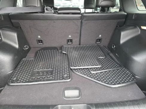 Certified 2022 Jeep Cherokee Trailhawk w/ Comfort/Convenience Group AWD/4WD image 8