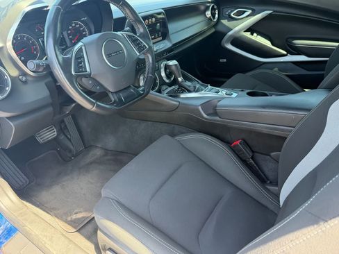 Used 2018 Chevrolet Camaro LT w/ Technology Package RWD image 2