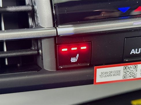 New 2026 Toyota Sienna XLE image 21