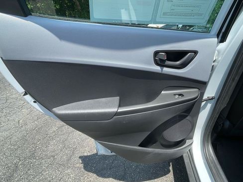 Used 2020 Hyundai Kona SE AWD/4WD image 19