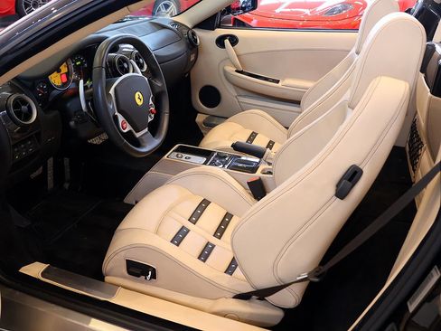 Used 2008 Ferrari F430 Spider RWD image 4