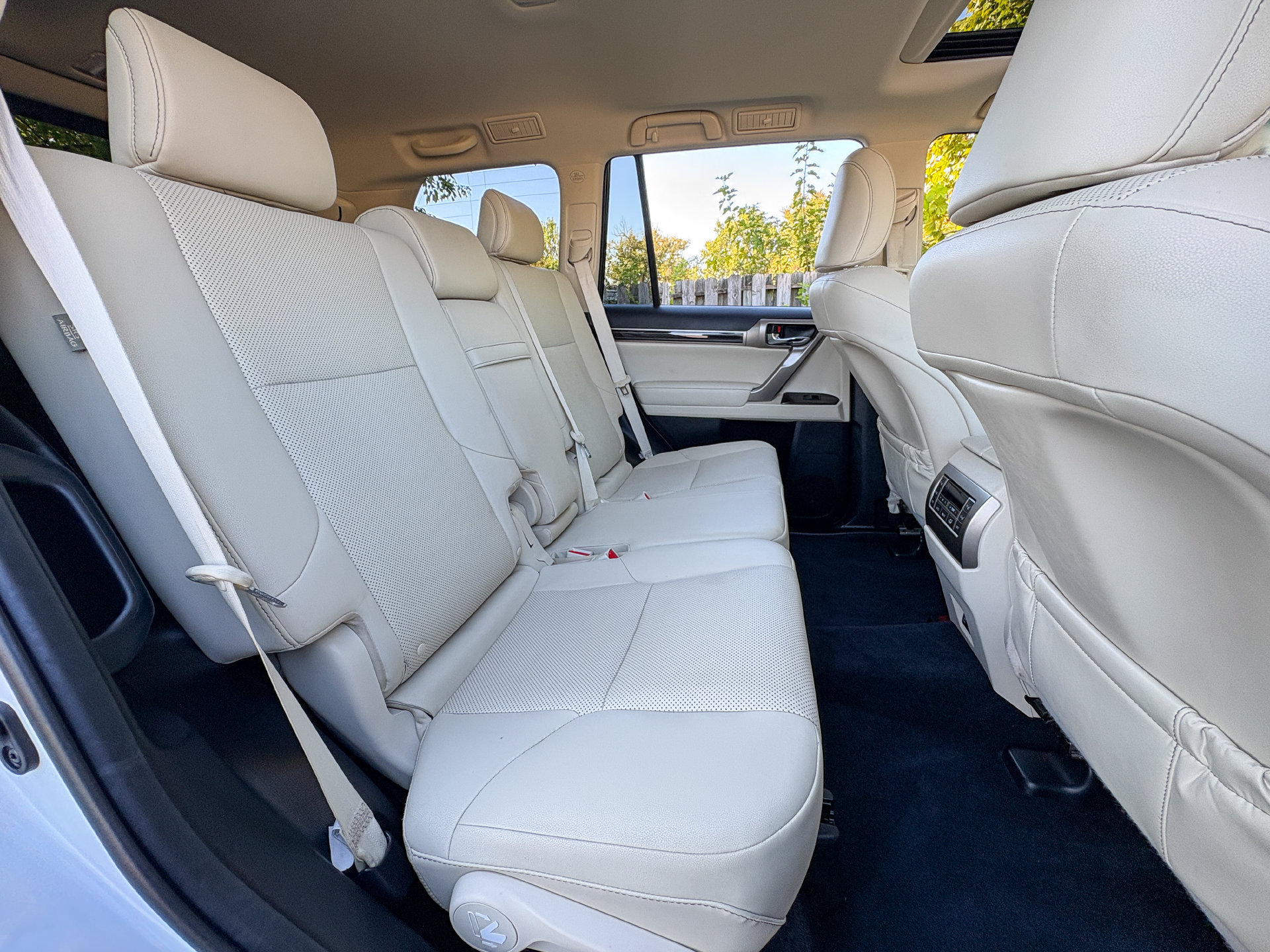 Used 2021 Lexus GX 460 Premium w/ Premium Package AWD/4WD image 22