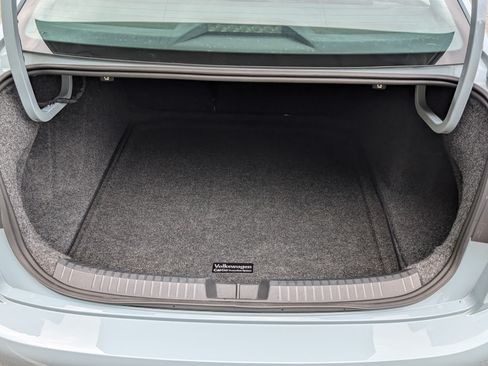 Used 2025 Volkswagen Jetta SE w/ Sunroof Package FWD image 19