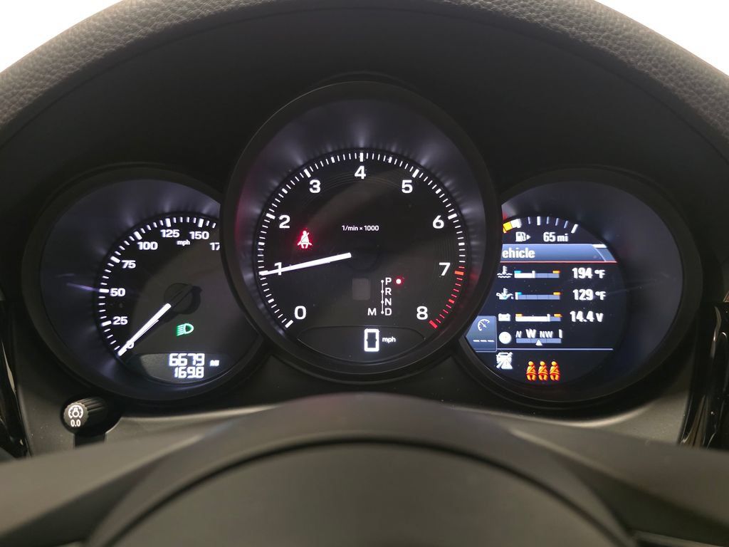 Certified 2026 Porsche Macan AWD/4WD image 29
