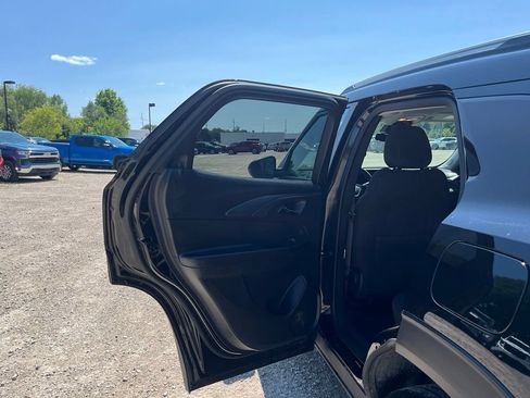 Used 2025 Chevrolet TrailBlazer LT FWD image 28