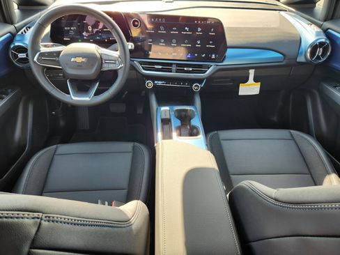 New 2026 Chevrolet Equinox EV LT image 7