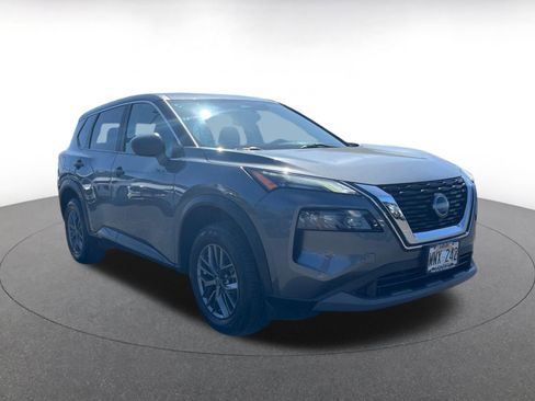 Used 2023 Nissan Rogue S image 1