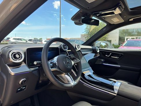 Used 2026 Mercedes-Benz GLC 300 4MATIC image 4
