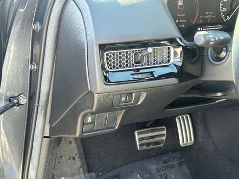 Used 2025 Honda Civic Sport image 11