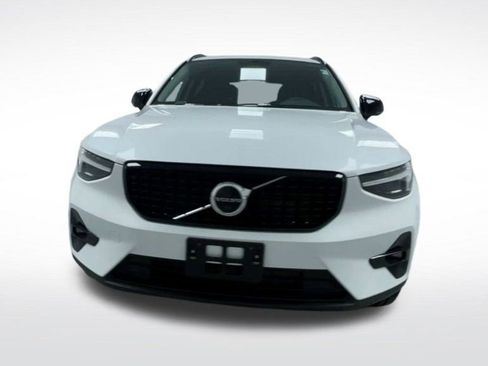 New 2026 Volvo XC40 B5 Plus w/ Protection Package Premier image 18