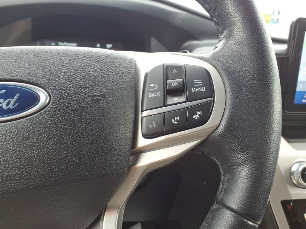 Certified 2021 Ford Explorer XLT w/ Equipment Group 202A AWD/4WD image 19