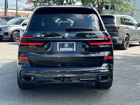 Used 2024 BMW X7 xDrive40i w/ M Sport Package AWD/4WD image 10